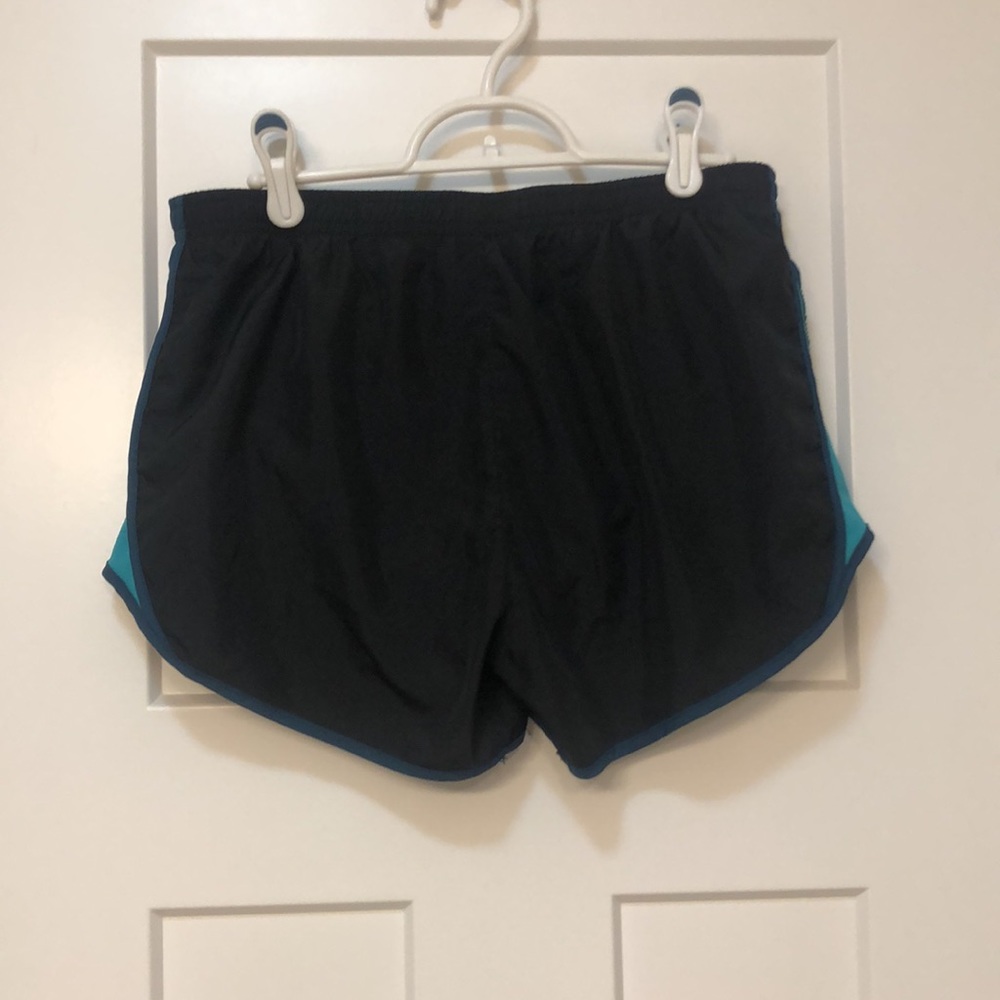 Nike Dry Fit Shorts - Picture 3 of 4
